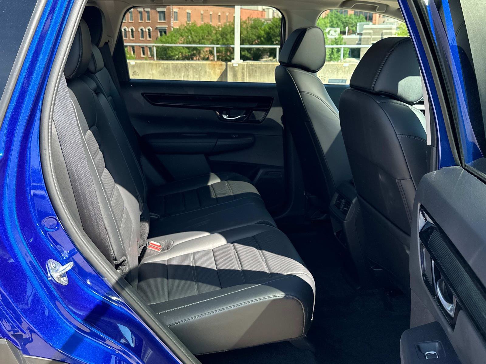 Vehicle image 14 of 26