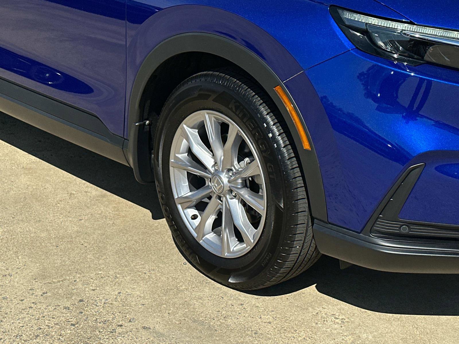 Vehicle image 11 of 26