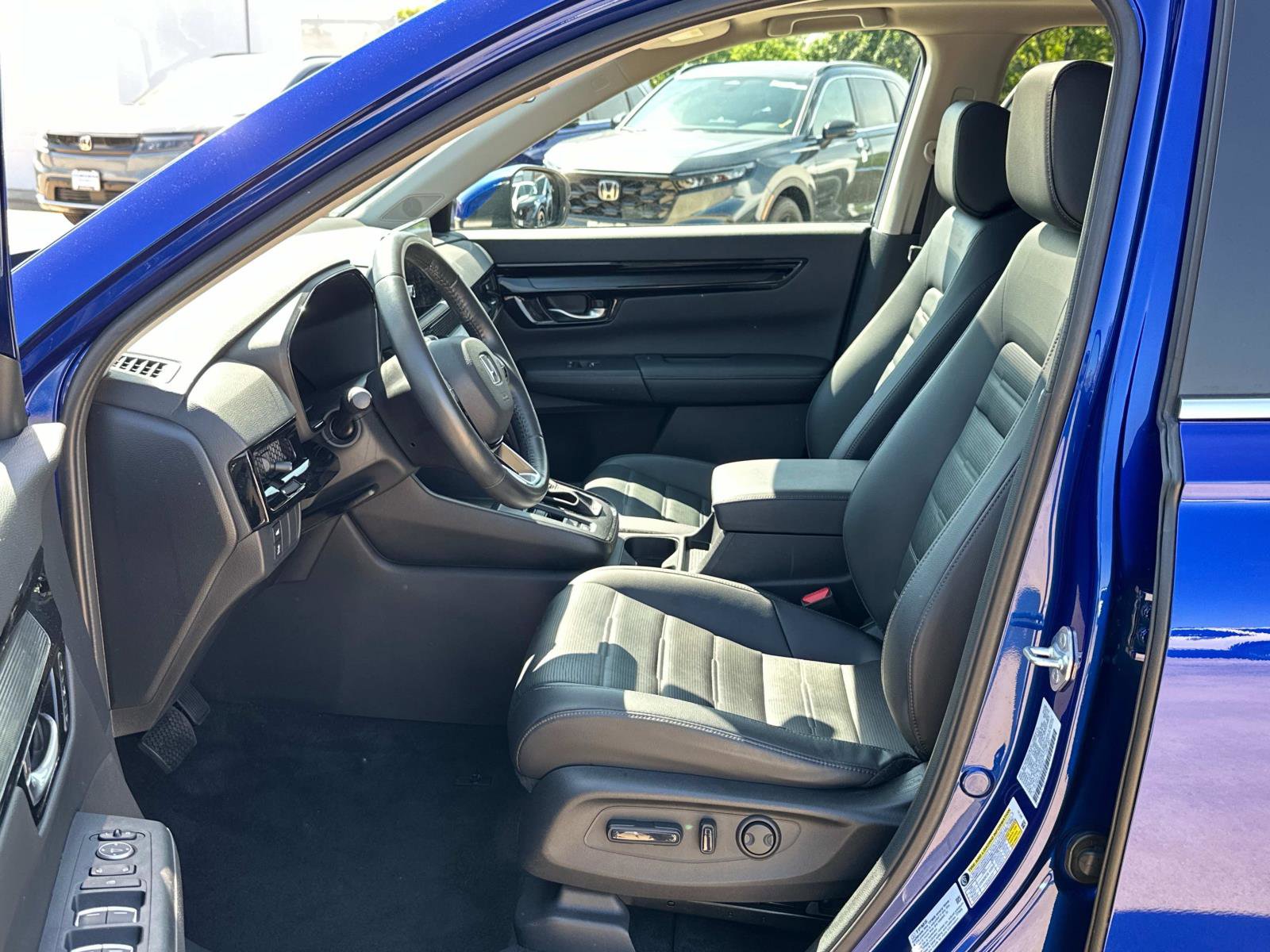 Vehicle image 18 of 26