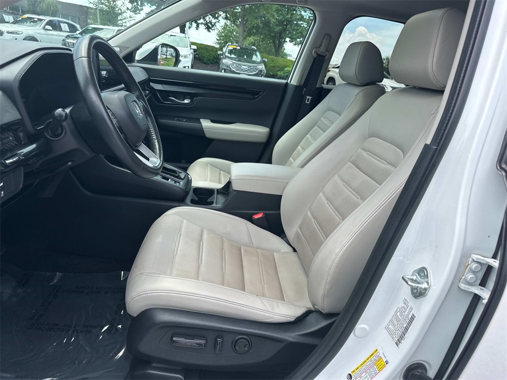 Vehicle image 10 of 30