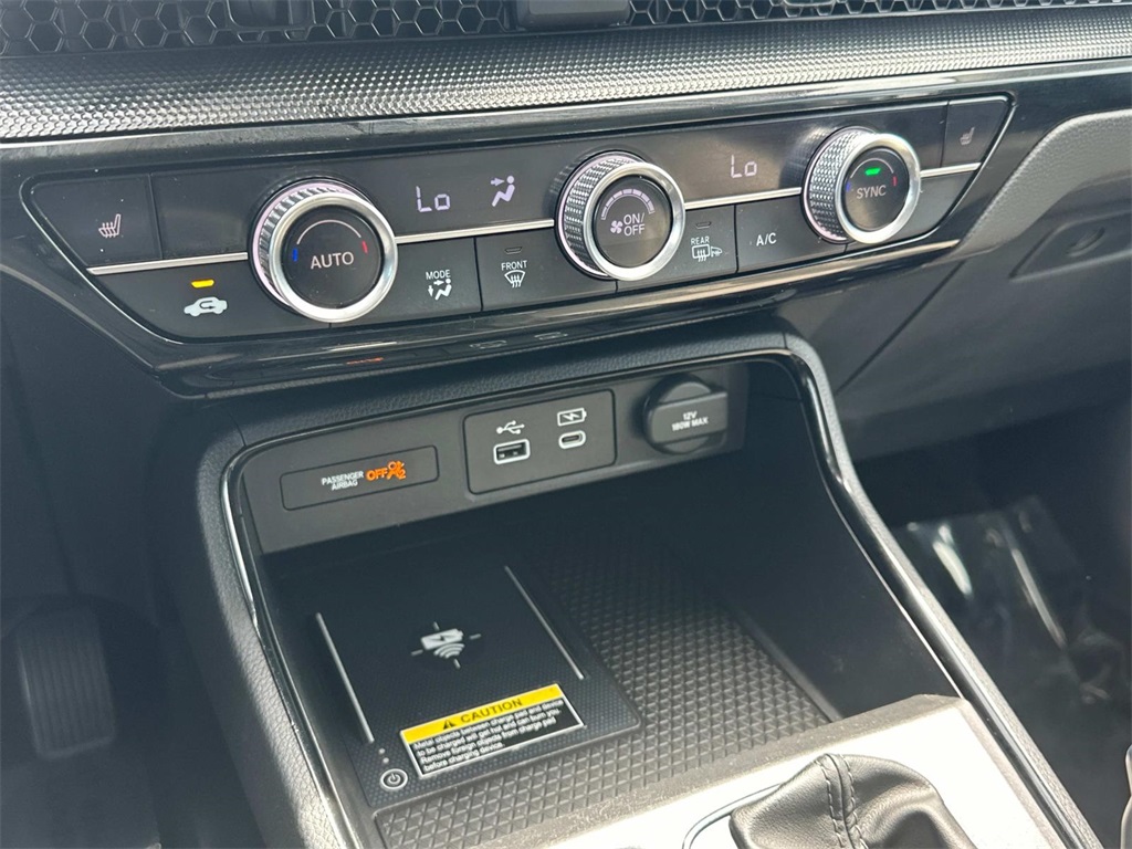 Vehicle image 28 of 30