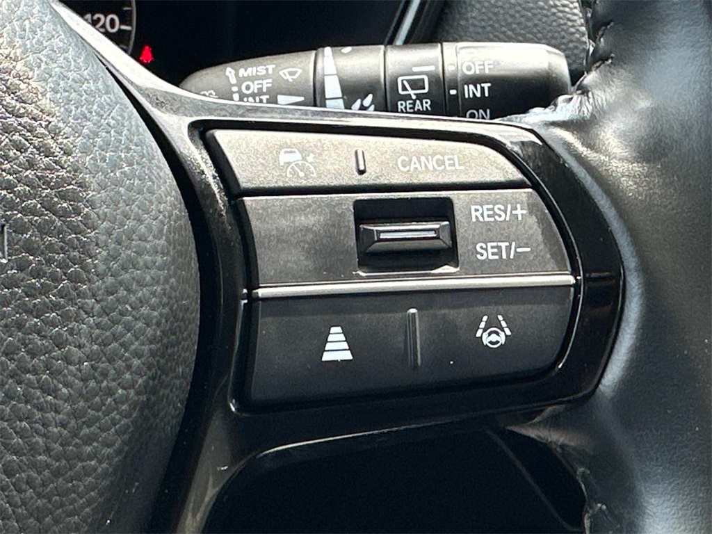 Vehicle image 27 of 30