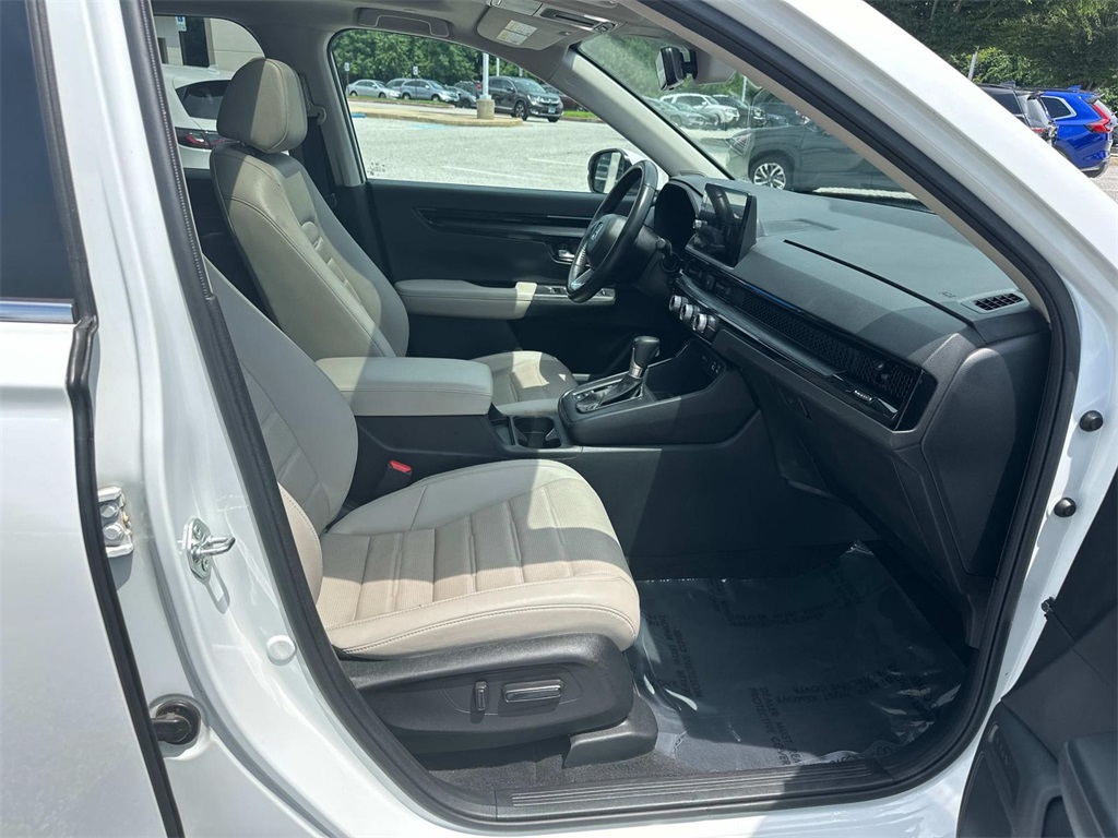 Vehicle image 12 of 30