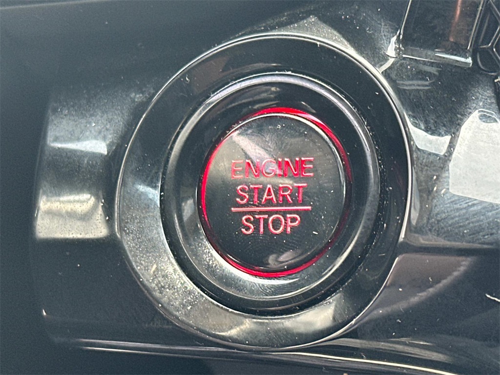 Vehicle image 16 of 30