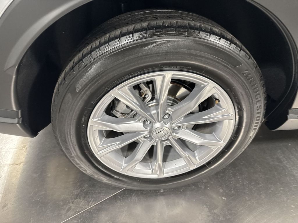 Vehicle image 11 of 32
