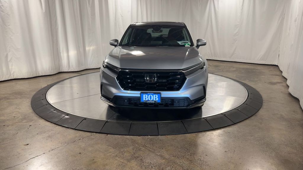 Vehicle image 3 of 32