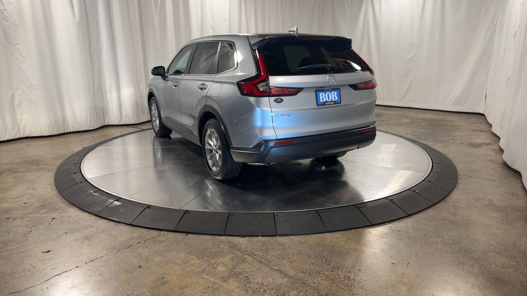 Vehicle image 7 of 32