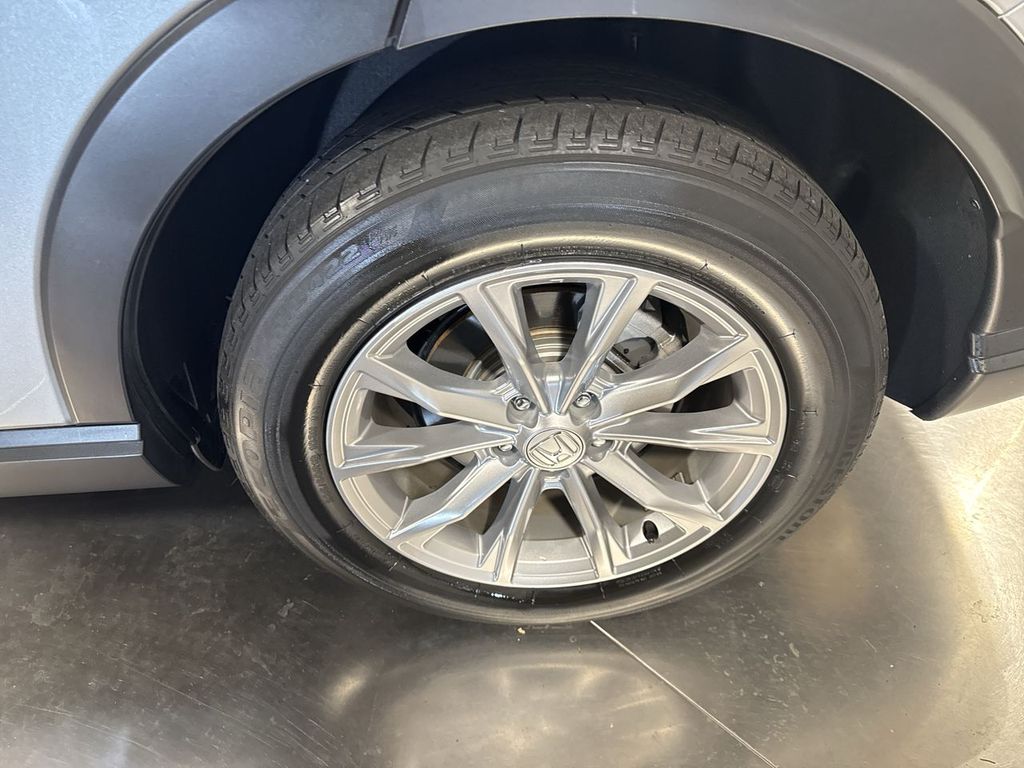 Vehicle image 12 of 32