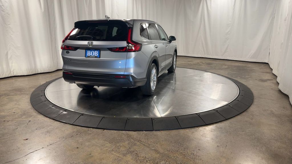 Vehicle image 6 of 32