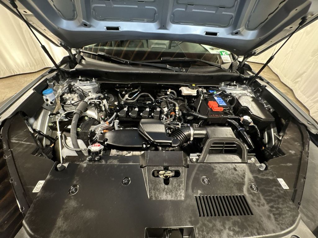 Vehicle image 9 of 32