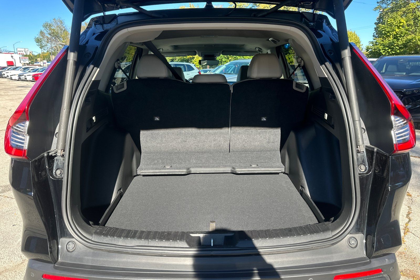 2023 Honda CR-V EX-L Image 10 of 40