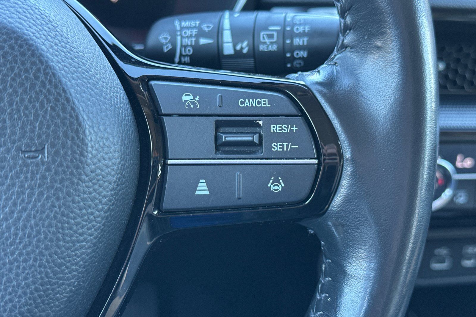 2023 Honda CR-V EX-L Image 33 of 40