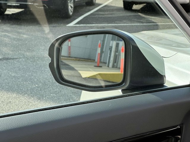 Vehicle image 25 of 26