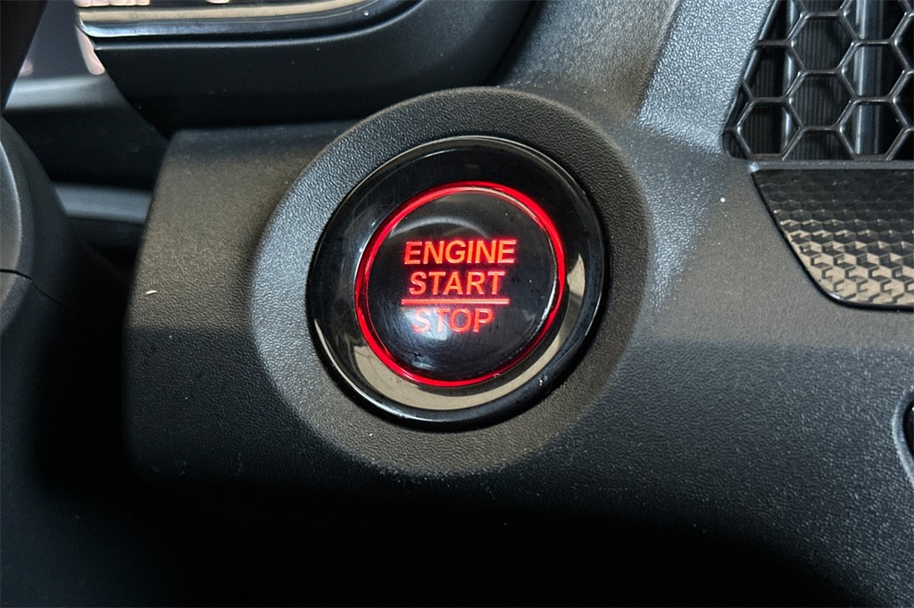 Vehicle image 23 of 30