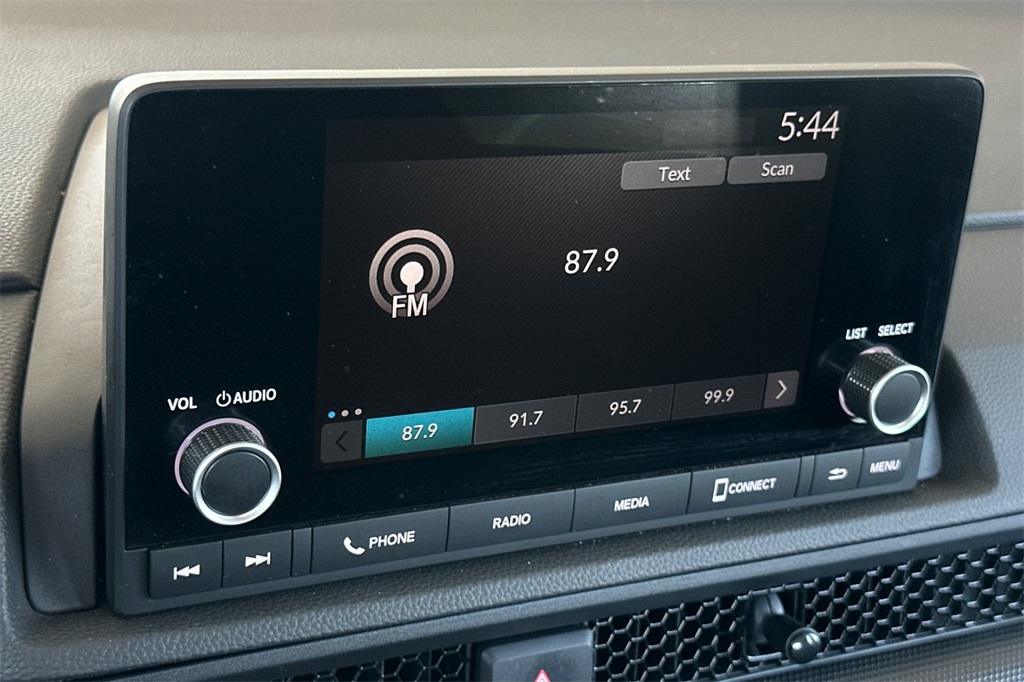 Vehicle image 18 of 30