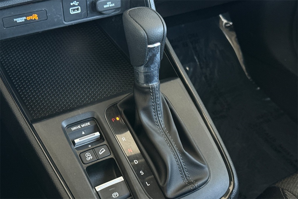Vehicle image 19 of 30