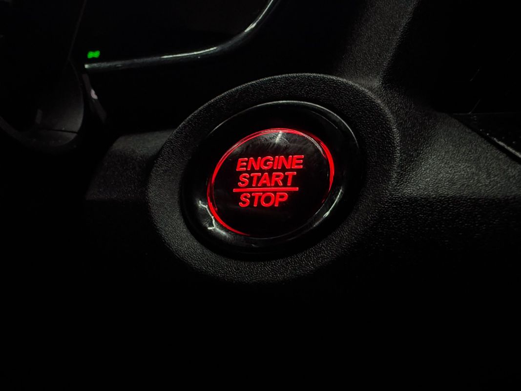 Vehicle image 21 of 31