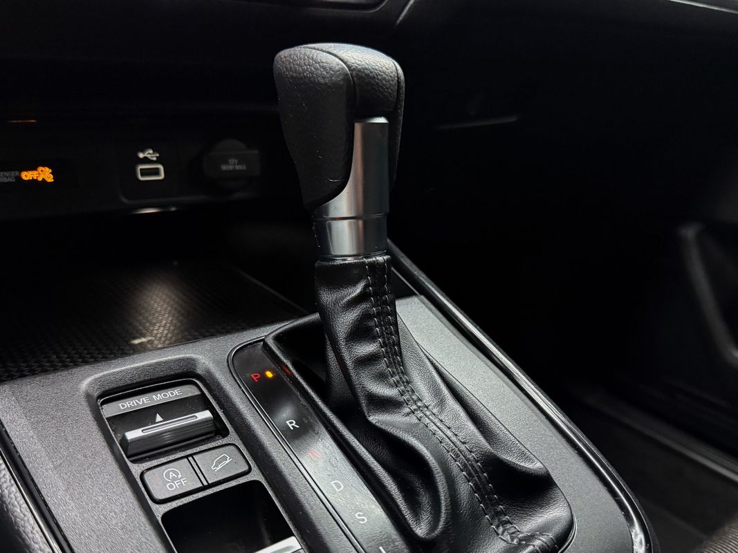 Vehicle image 16 of 31