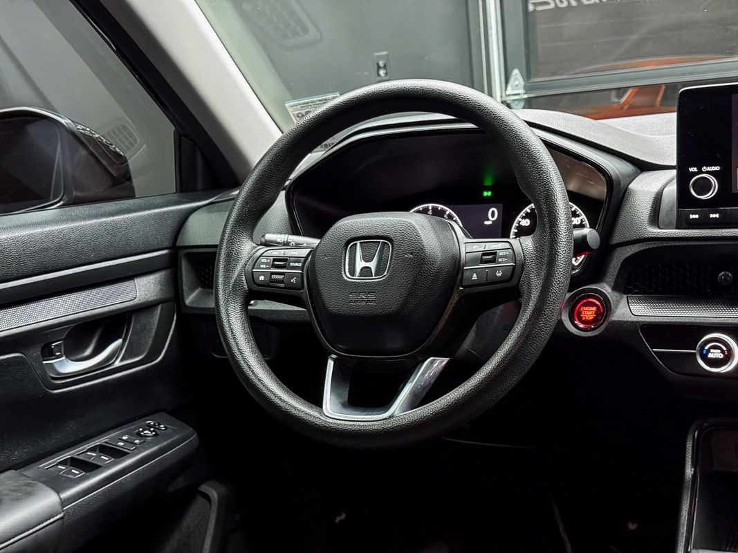 Vehicle image 13 of 31