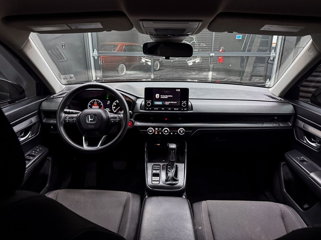 Vehicle image 27 of 31