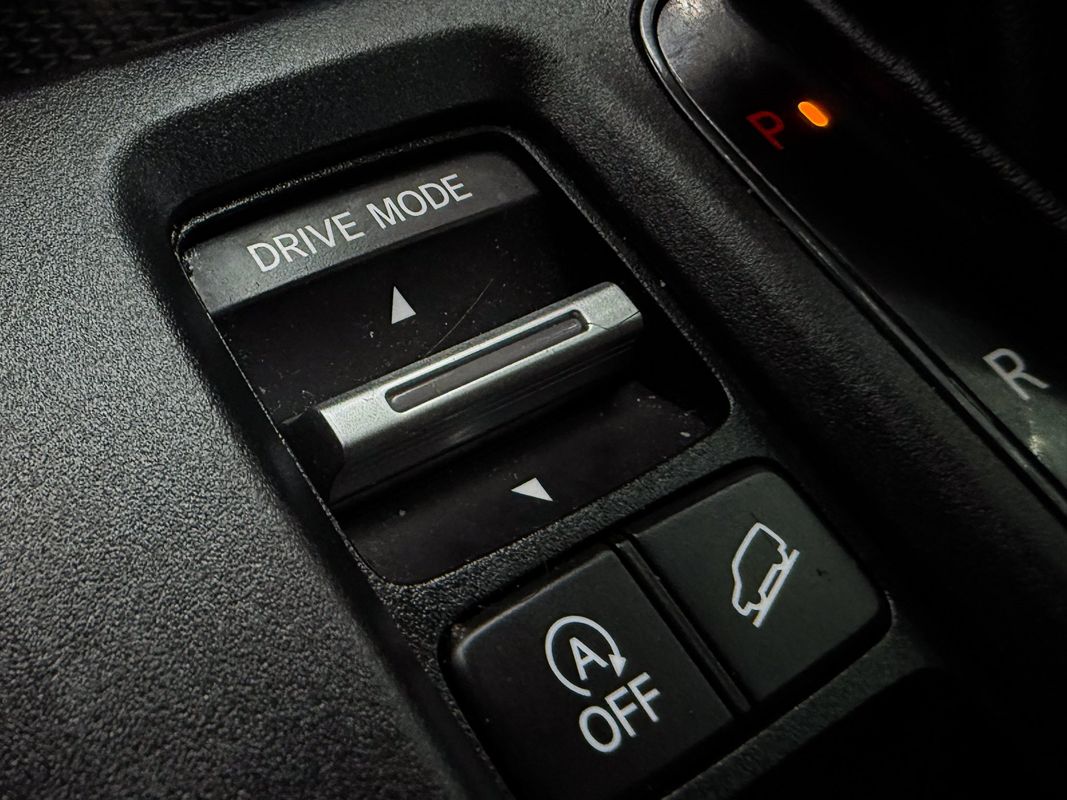 Vehicle image 18 of 31