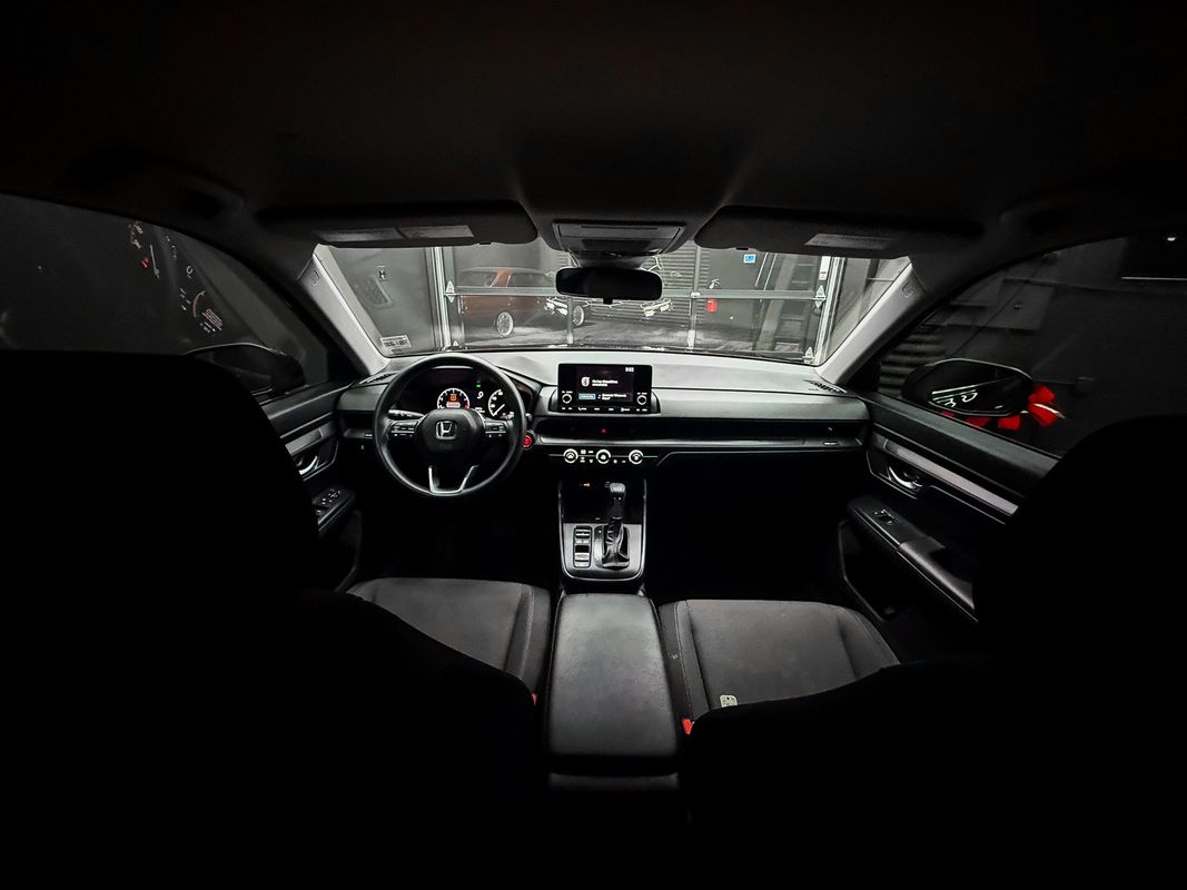 Vehicle image 28 of 31