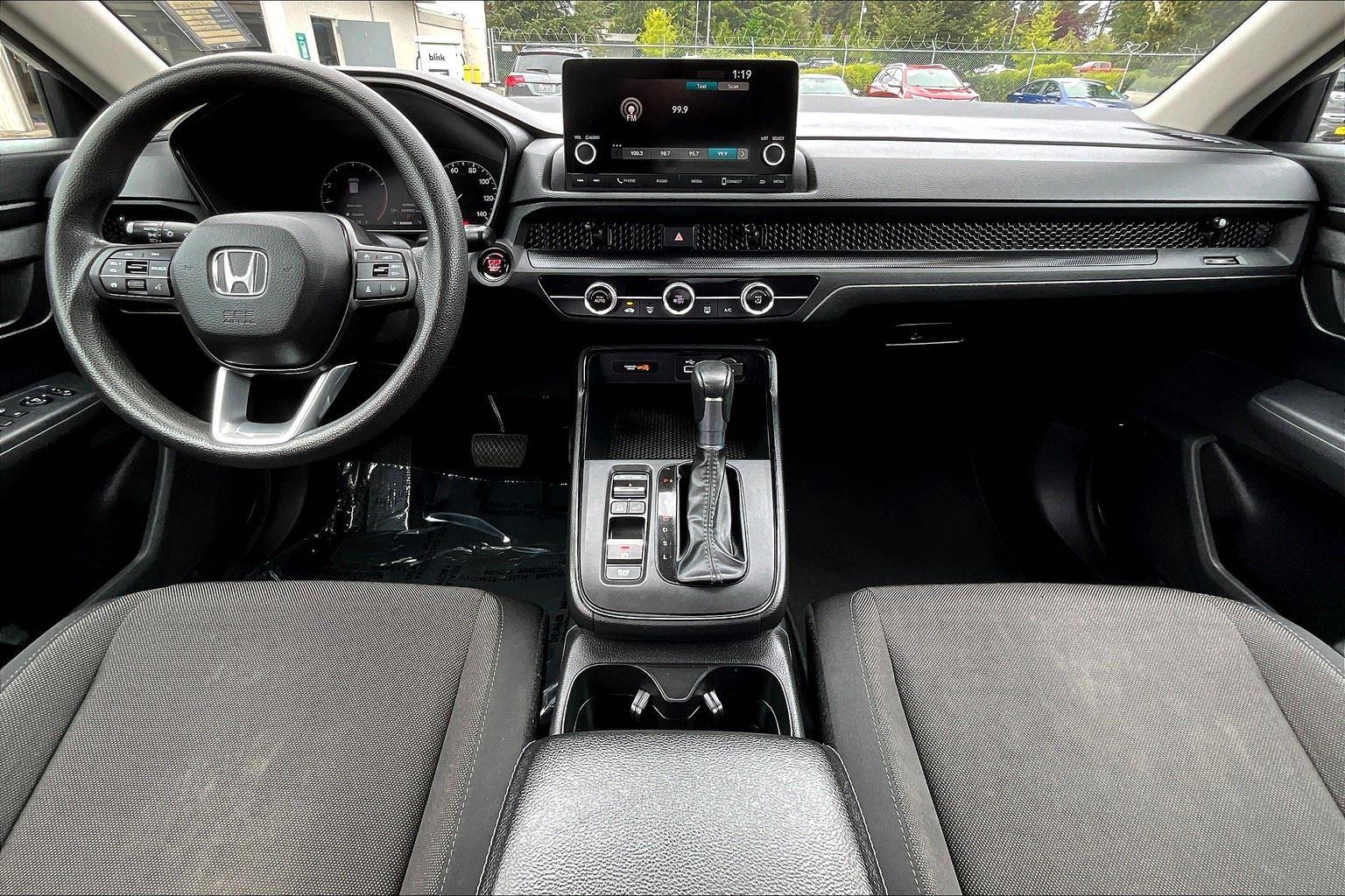 Vehicle image 13 of 26