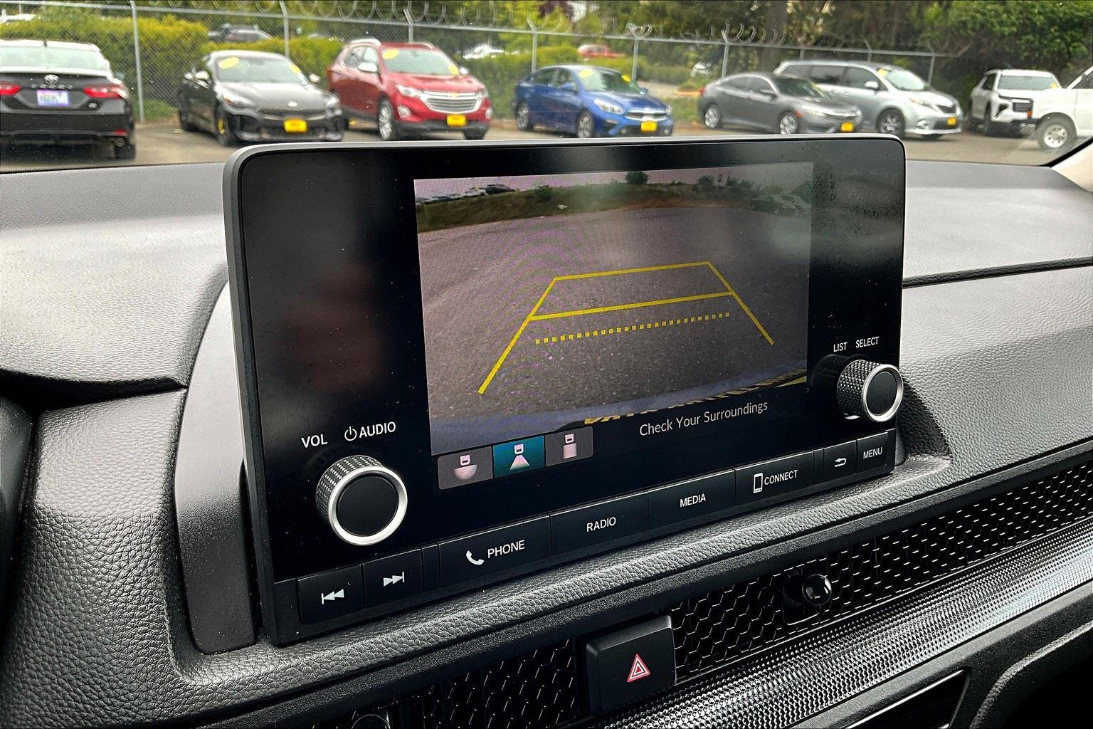 Vehicle image 18 of 26