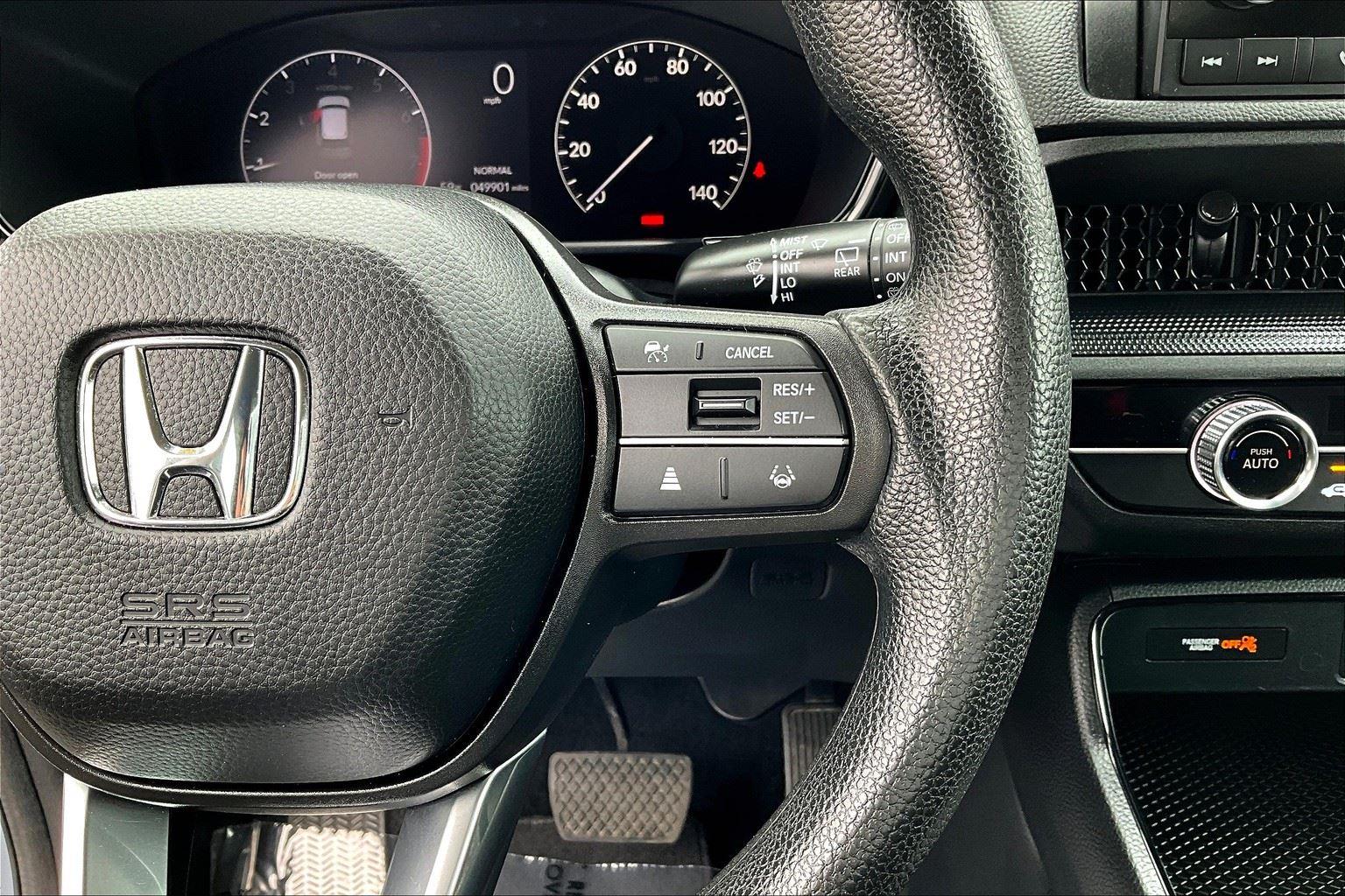 Vehicle image 16 of 26