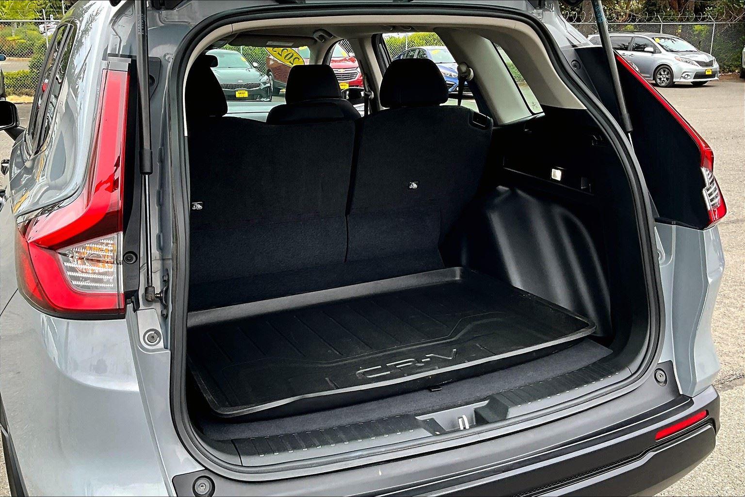 Vehicle image 25 of 26