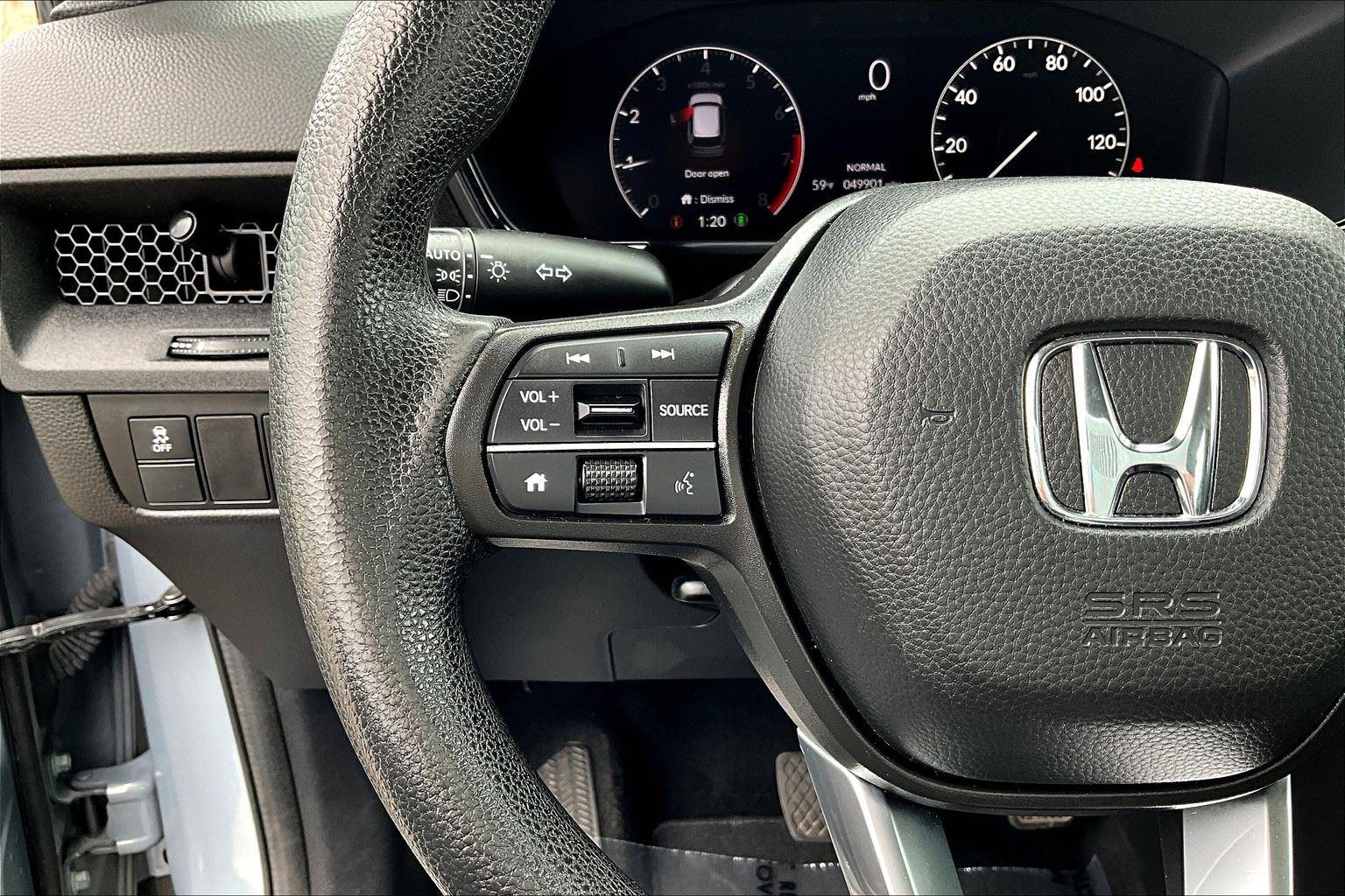 Vehicle image 15 of 26