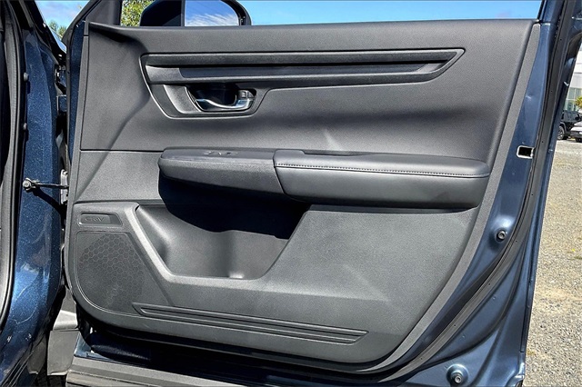Vehicle image 23 of 26