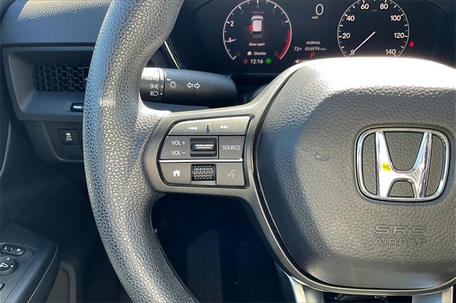 Vehicle image 19 of 26