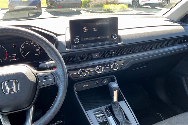 Vehicle image 17 of 26