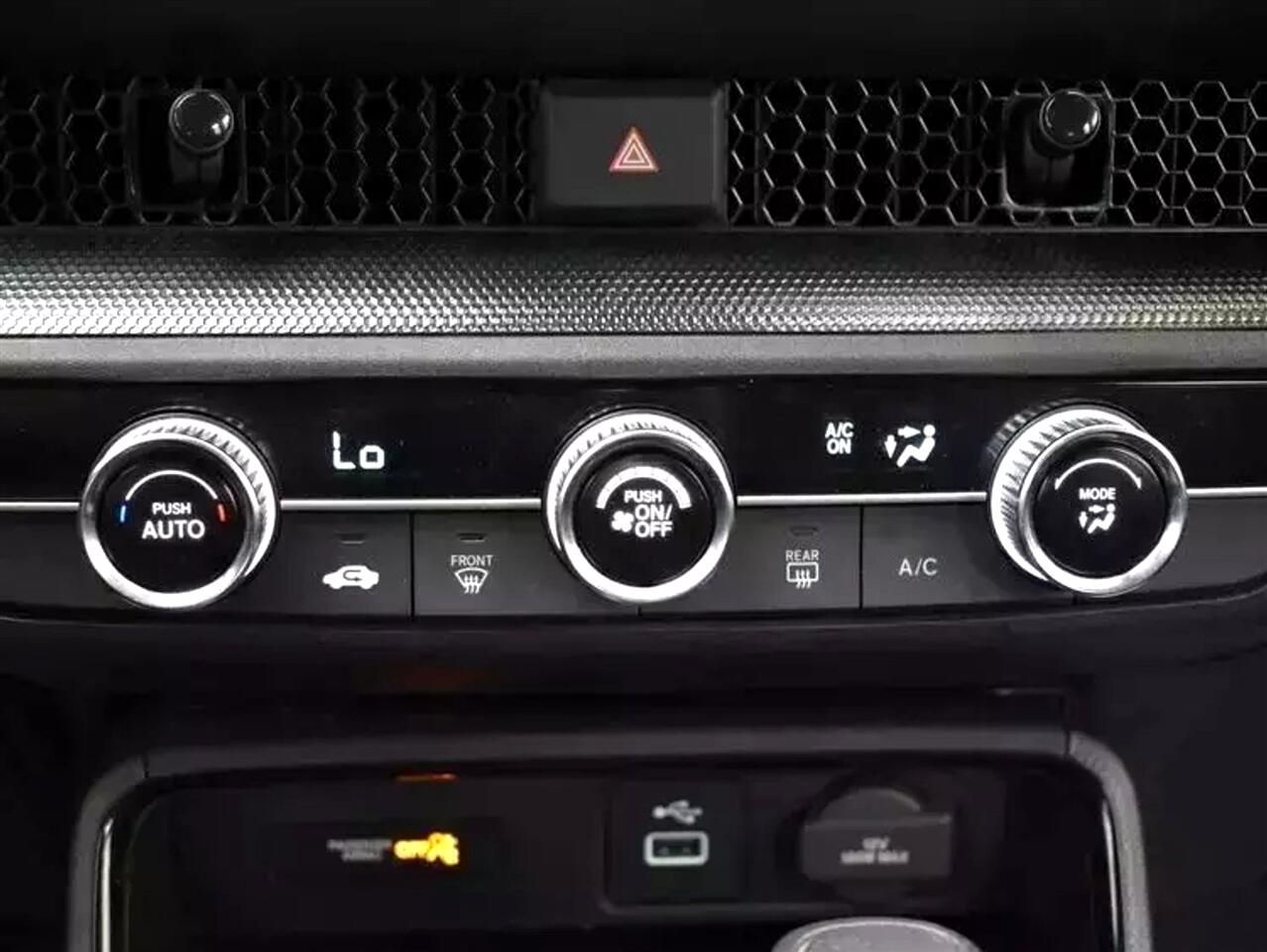 Vehicle image 33 of 37