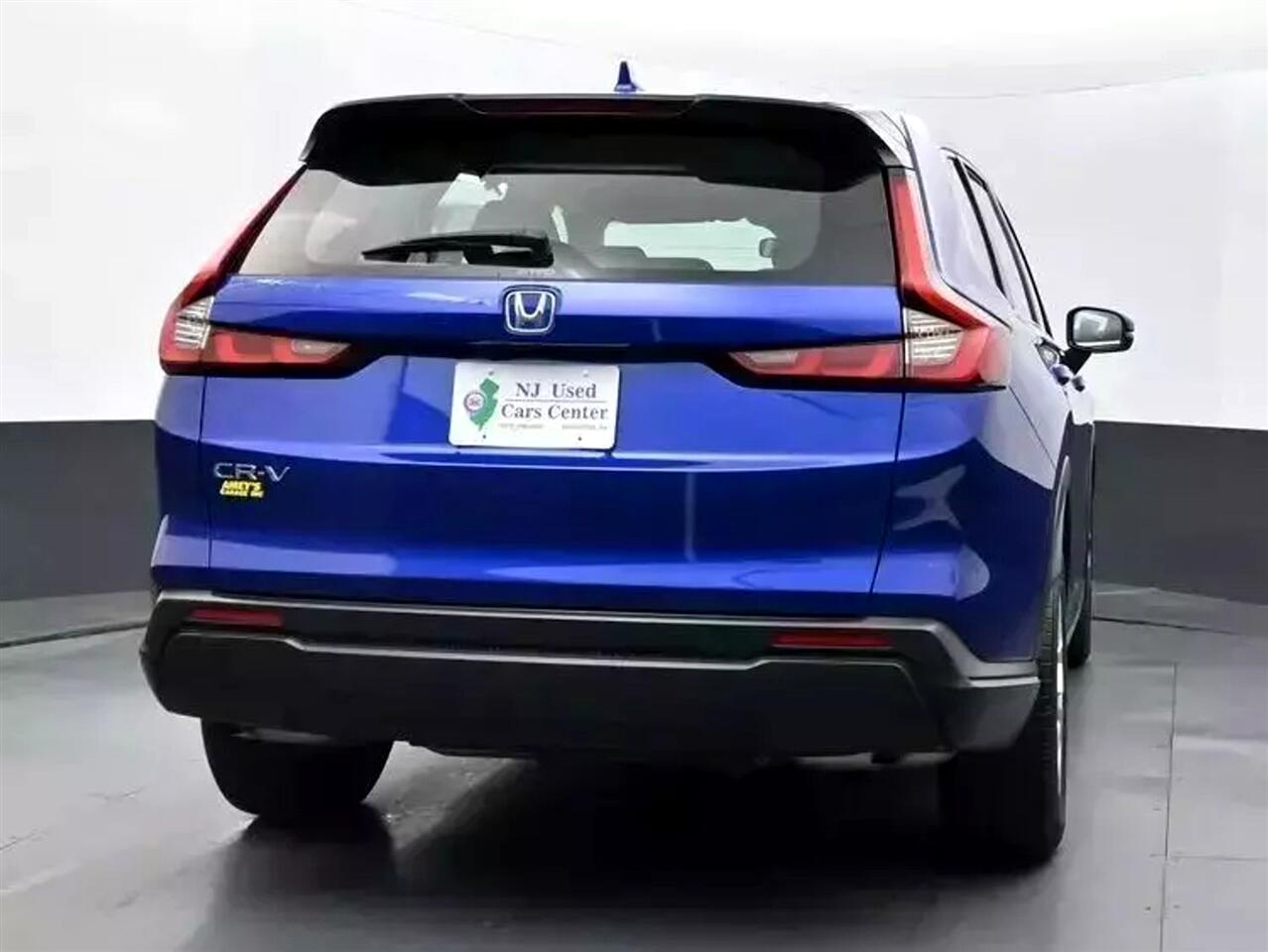 Vehicle image 10 of 37