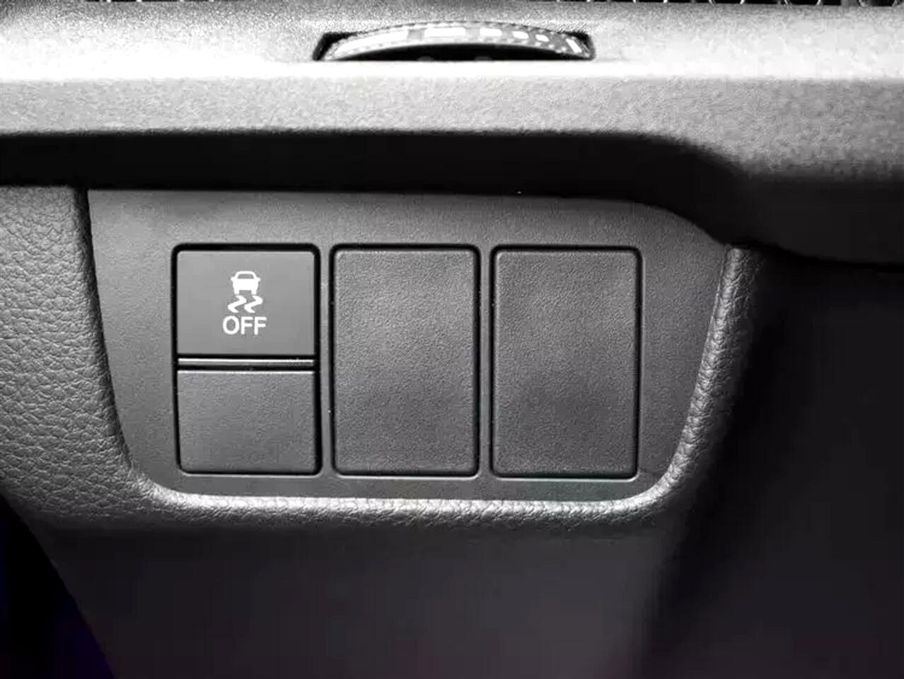 Vehicle image 27 of 37