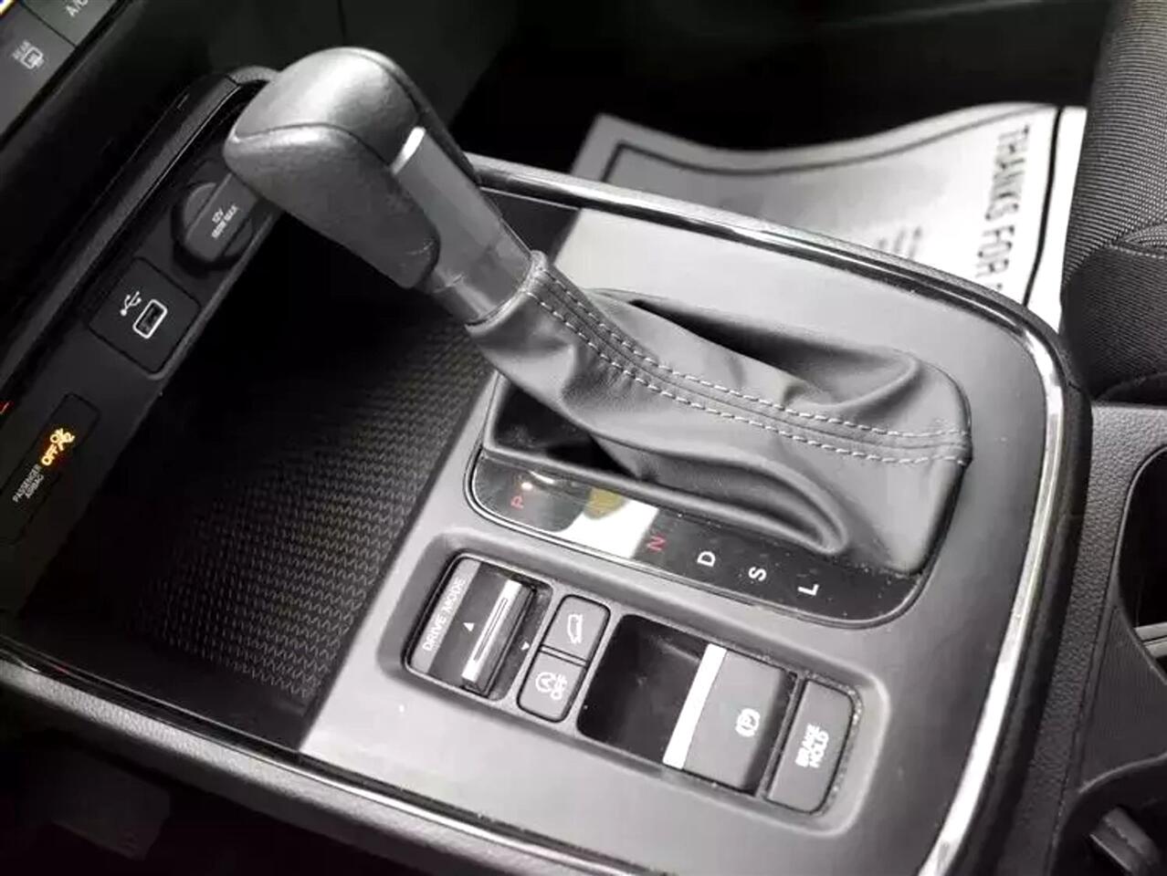 Vehicle image 26 of 37