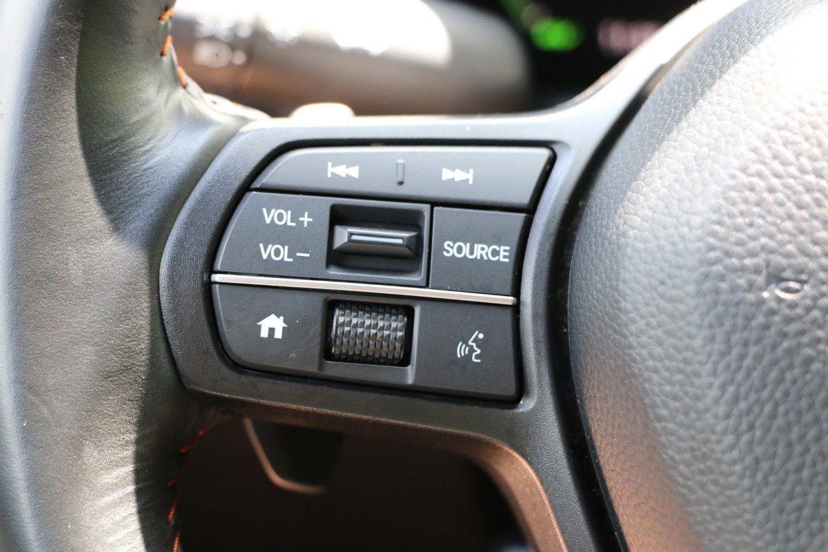 Vehicle image 16 of 31
