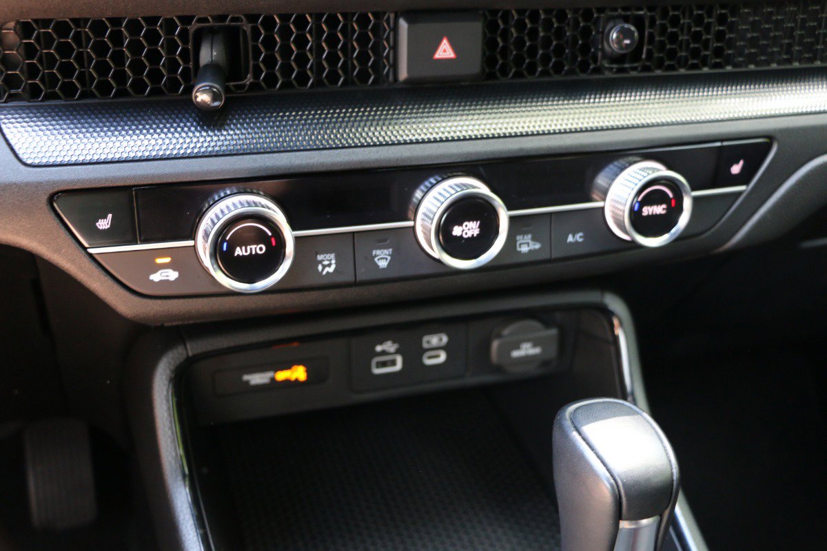 Vehicle image 20 of 31