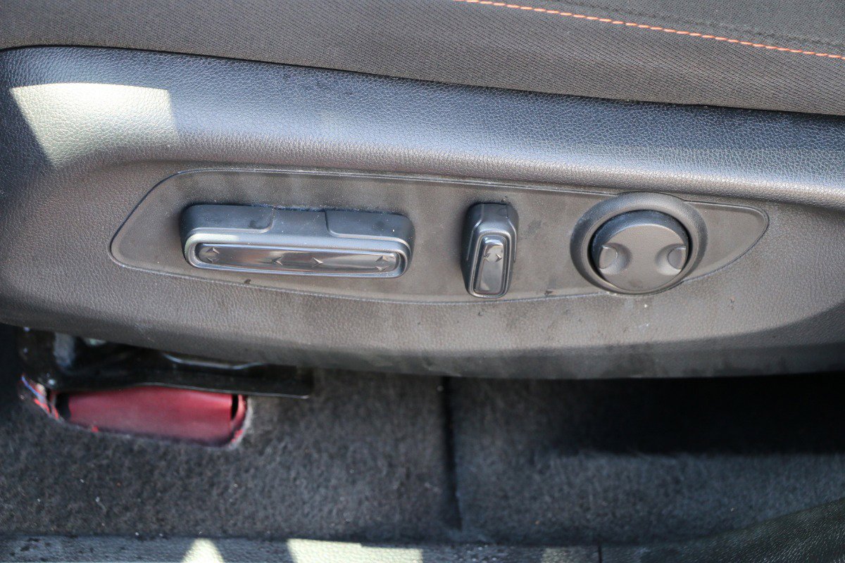 Vehicle image 24 of 31