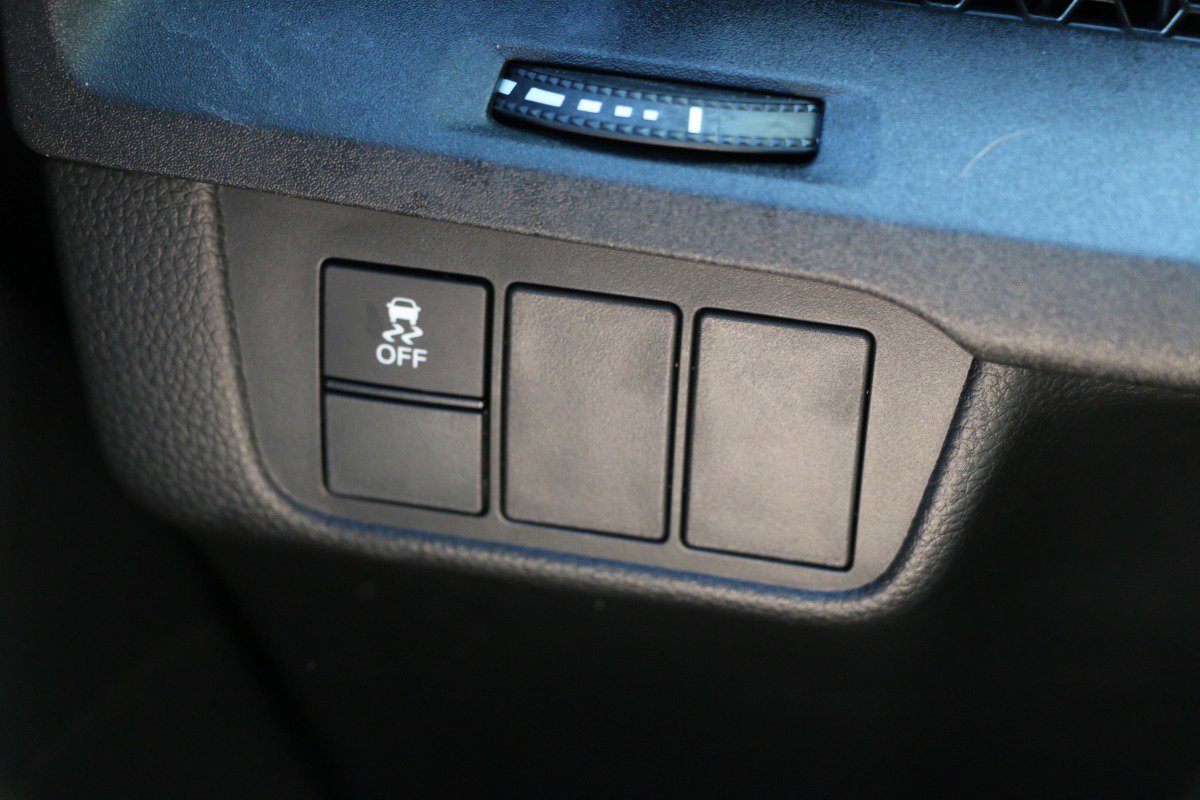 Vehicle image 18 of 31