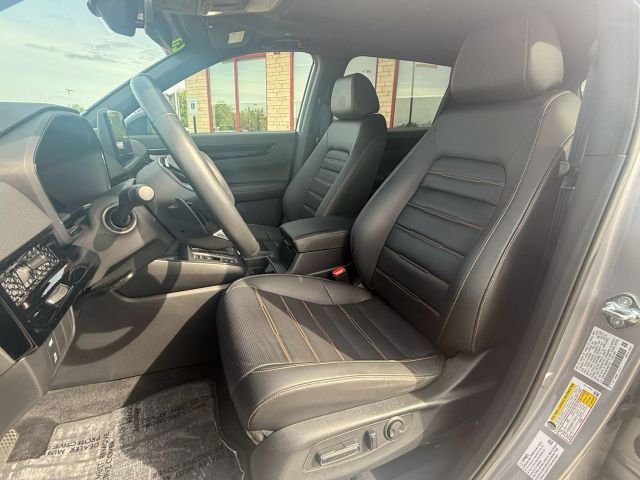 Vehicle image 11 of 17