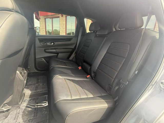 Vehicle image 10 of 17