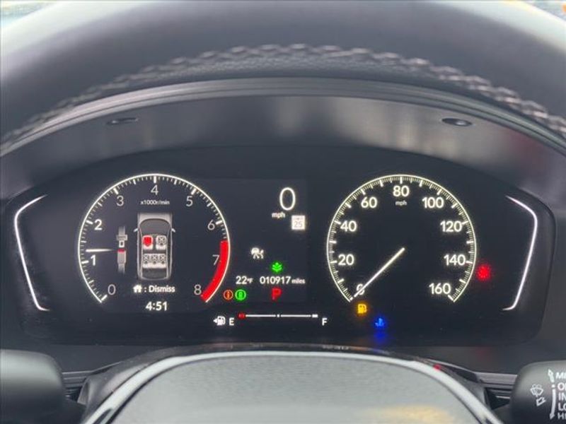 Vehicle image 21 of 26