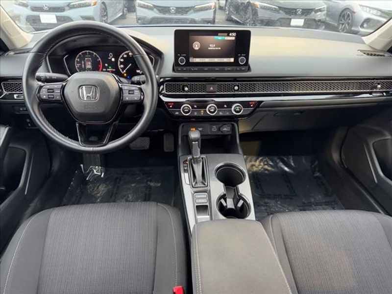 Vehicle image 12 of 26