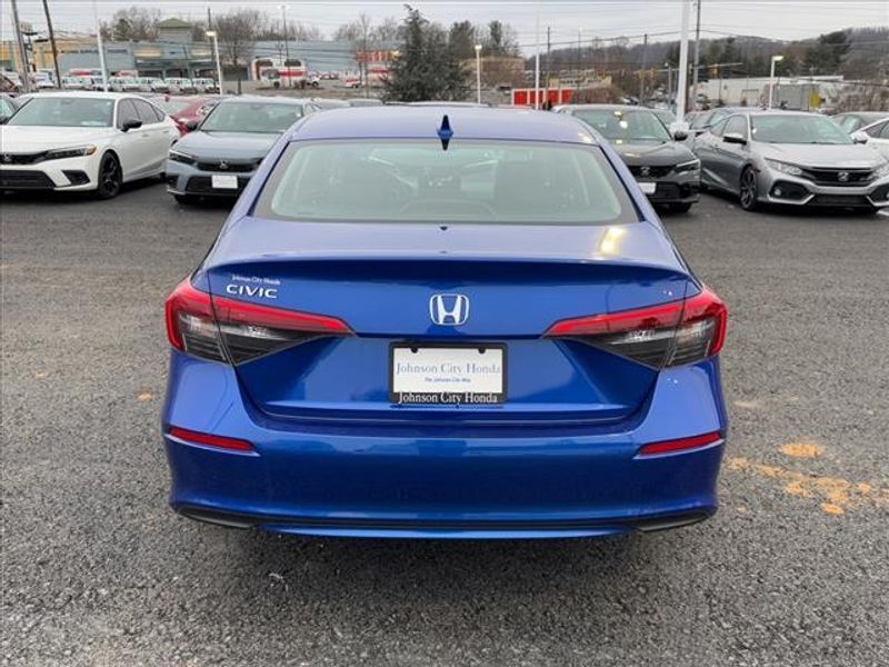 Vehicle image 5 of 26