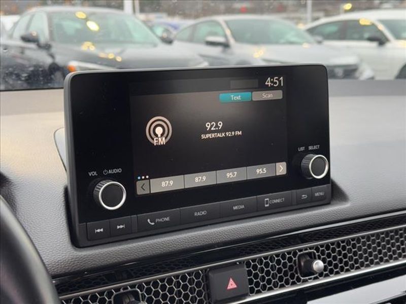 Vehicle image 20 of 26
