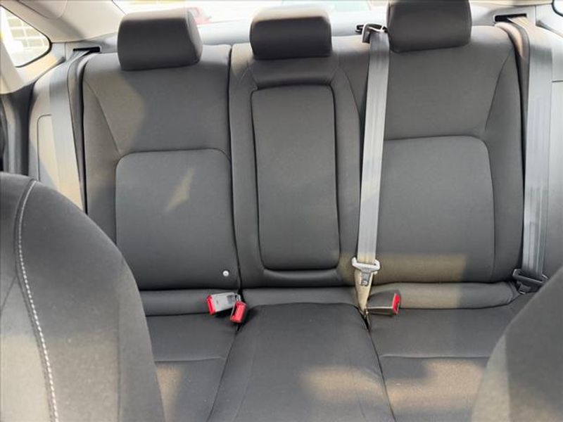 Vehicle image 15 of 26