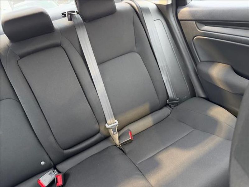 Vehicle image 16 of 26